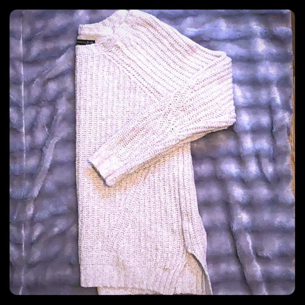 American Eagle sweater